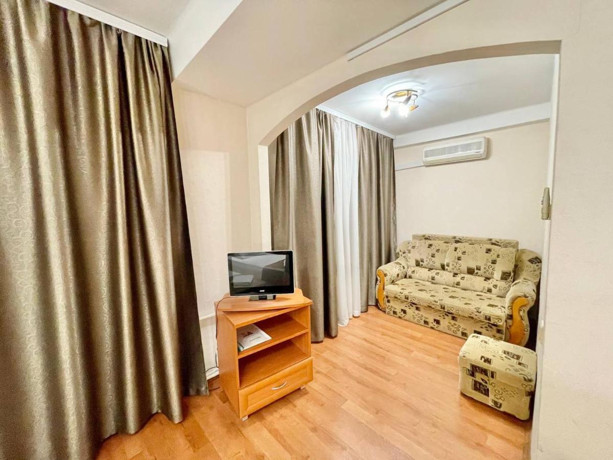 Hotel 7F Kiev Dış mekan fotoğraf